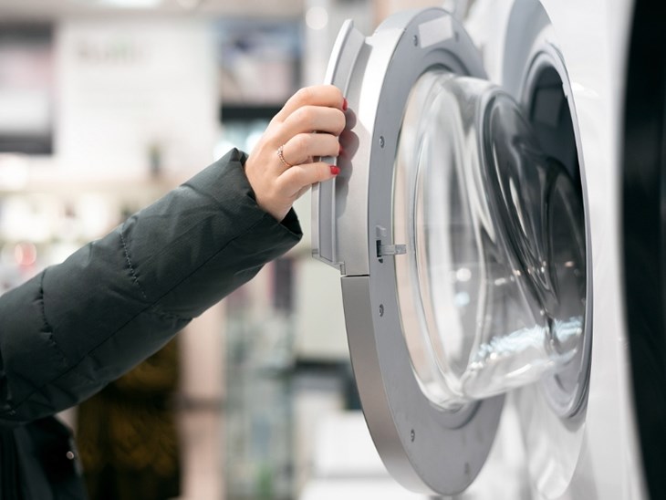 Cửa máy giặt không đóng chặt Cửa máy giặt không đóng chặt