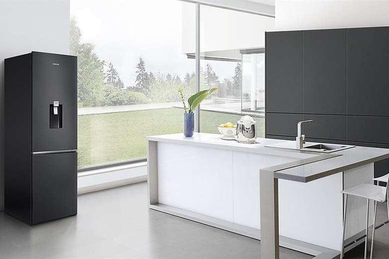 Do vị trí lắp đặt Tủ lạnh Samsung Inverter báo lỗi nháy đèn do vị trí lắp đặt