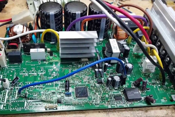 Gọi dịch vụ sửa chữa khi có lỗi liên quan đến board mạch Gọi dịch vụ sửa chữa khi có lỗi liên quan đến board mạch
