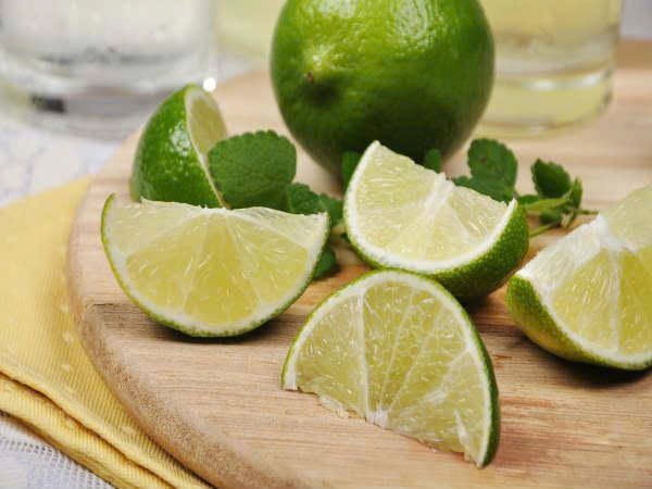Chanh tươi là một nguyên liệu khử mùi tự nhiên rất hiệu quả Chanh tươi là một nguyên liệu khử mùi tự nhiên rất hiệu quả