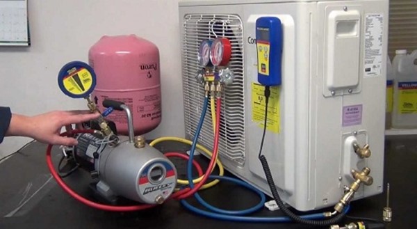 Máy lạnh Mitsubishi báo lỗi chớp đèn 14 lần do máy nén gặp vấn đề Máy lạnh Mitsubishi báo lỗi chớp đèn 14 lần do máy nén gặp vấn đề