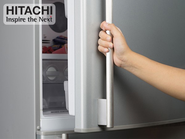 Tủ lạnh Hitachi không lạnh do mở tủ lạnh nhiều quá hoặc mở liên tục