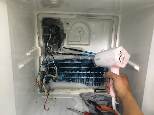 Tủ lạnh Hitachi không lạnh do cảm biến nhiệt trong tủ lạnh bị hỏng
