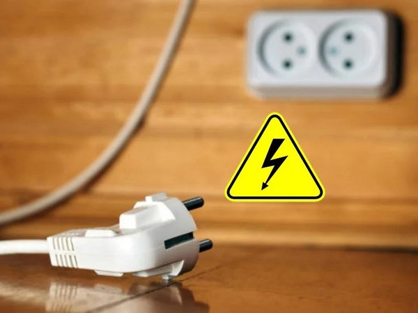Tủ lạnh Hitachi không lạnh do nguồn điện không ổn định, chập chờn
