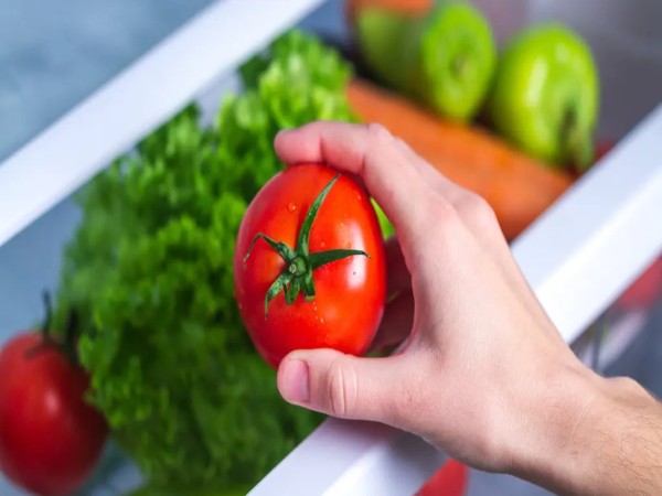 Những rủi ro sức khỏe thực tế từ cà chua bảo quản sai cách Những rủi ro sức khỏe thực tế từ cà chua bảo quản sai cách