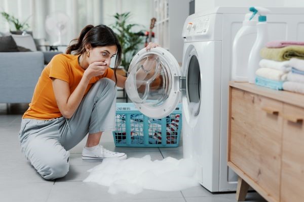 Máy giặt bị rò rỉ nước Máy giặt bị rò rỉ nước