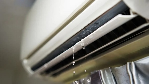 Máy lạnh bị rò rỉ nước