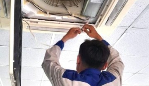 Các lưu ý khi sử dụng và bảo dưỡng máy lạnh tại Quận 12