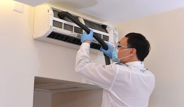 Vệ sinh và bảo dưỡng thường xuyên để phòng tránh lỗi E5 điều hòa Casper