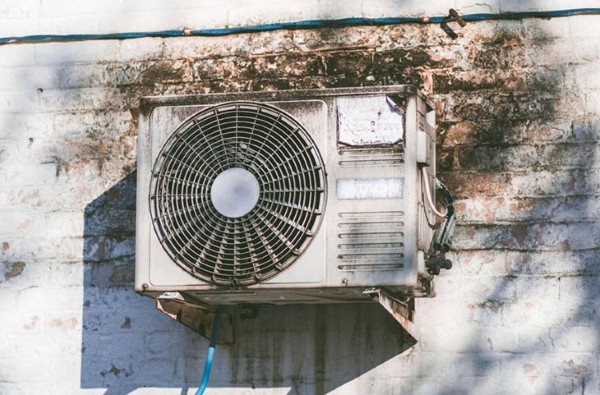 Cục nóng lâu ngày không được vệ sinh dẫn đến tình trạng cục nóng kêu to