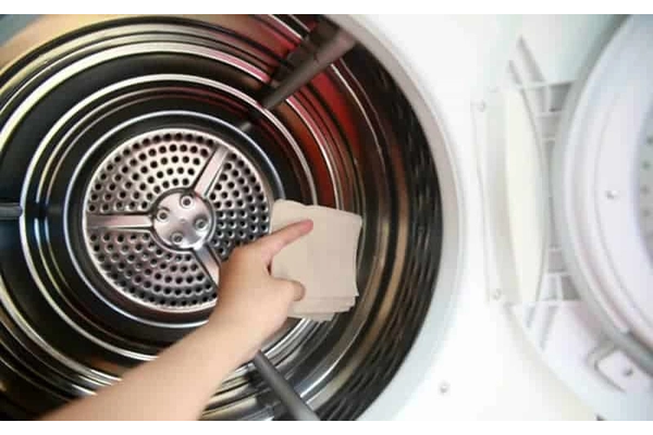 Vệ sinh lồng máy giặt định kỳ tránh lỗi UE máy giặt LG Vệ sinh lồng máy giặt định kỳ tránh lỗi UE máy giặt LG